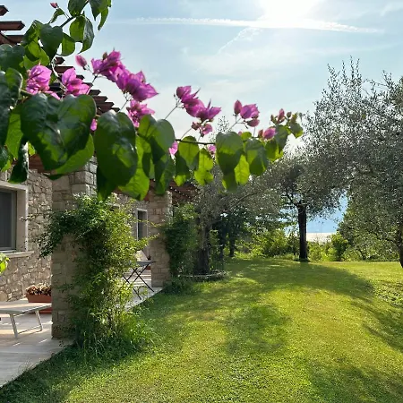 La Cascata Negli Ulivi Bed & Breakfast 3*