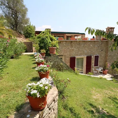 La Cascata Negli Ulivi Bed & Breakfast