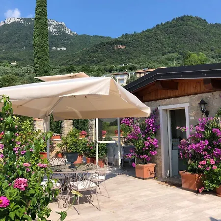 La Cascata Negli Ulivi Bed & Breakfast