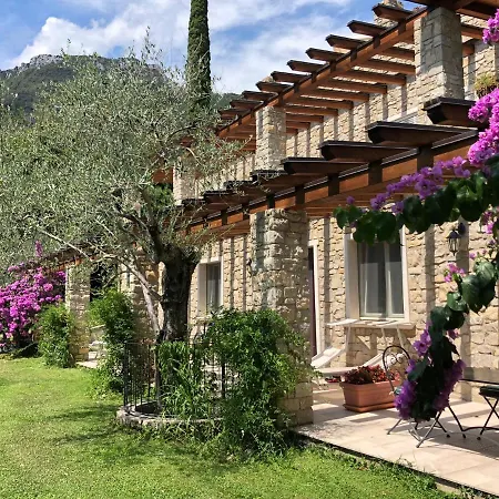La Cascata Negli Ulivi Bed & Breakfast
