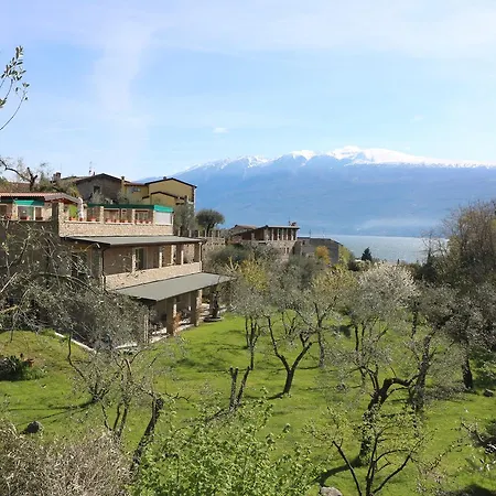 Bed & Breakfast La Cascata Negli Ulivi 3*