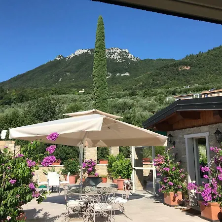 Bed & Breakfast La Cascata Negli Ulivi 3*