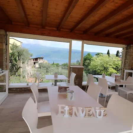 La Cascata Negli Ulivi B&B 토스콜라노마데노