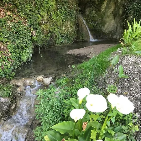 Oda ve Kahvaltı La Cascata Negli Ulivi Toscolano Maderno
